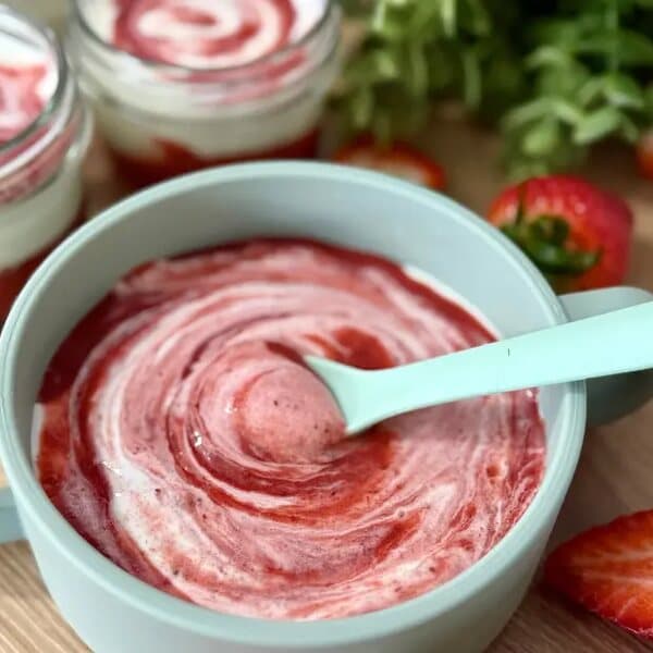 Yogurt alla fragola fatto in casa